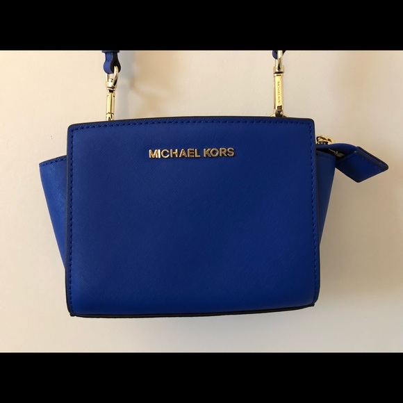 Michael Kors Handbags - Blue Michael Kors Selma mini crossbody